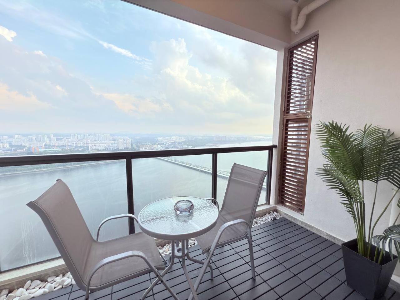 Apartment R&f Seine Region At Anju